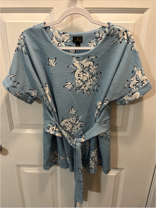 Worthington Tops - Worthington Navy Blue And White Floral Short Sleeve Shirt With A Tie Size Large